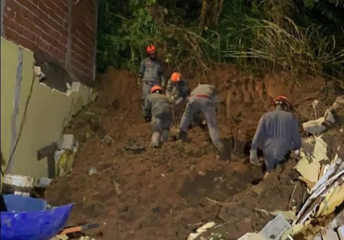 Bebê de três meses morre em deslizamento de Terra na cidade de Itapevi