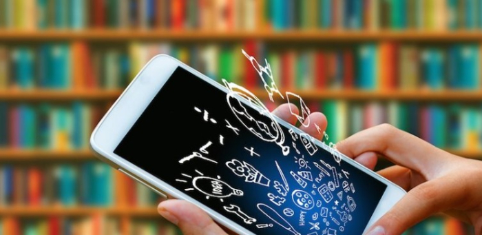 Uso do celular em sala de aula está em pauta e Ministério da Educação deve propor lei ainda em outubro