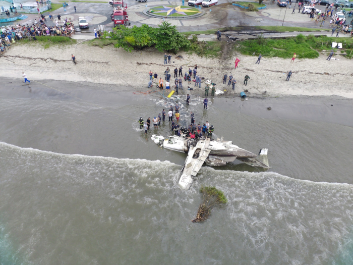 Avião de pequeno porte cai e explode em Ubatuba; 1 morte confirmada